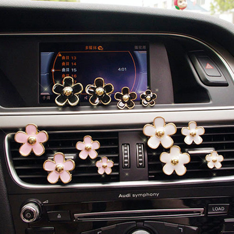 时尚汽车空调出风口香水夹女士车内饰花朵四件套香熏摆件